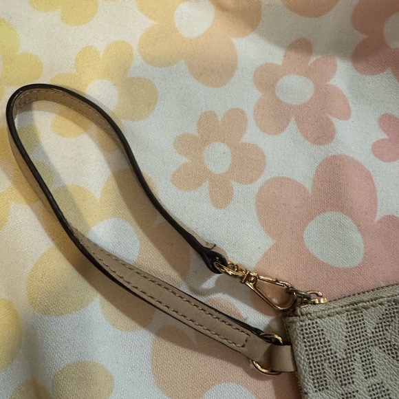 Michael Kors Cream and Gold Wristlet - Picture 4 of 14